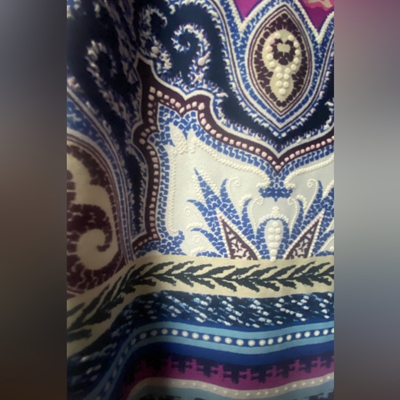 New Directions Grommet Neck Swing Top - Picture 8 of 12